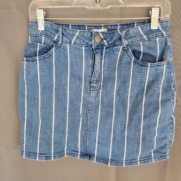 Altar'd State Blue/White Stripe Denim Mini‎ Skirt Size Medium - Picture 1 of 8